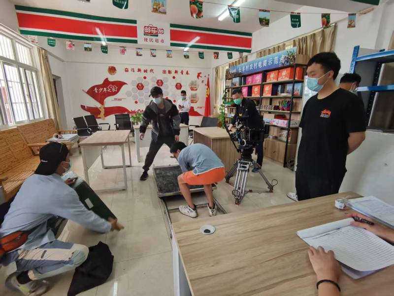 追星女孩心理学分析报告：芦山县广告片拍摄公司揭秘饭圈应援式传播逻辑